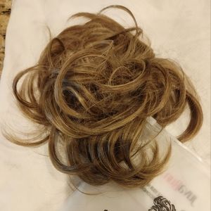 JUVA MESSY BUN light Brown. New in package.